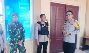 Kapolres Mura Pantau Rapat Pleno Perhitungan Suara di Kantor PPK Kecamatan Murung