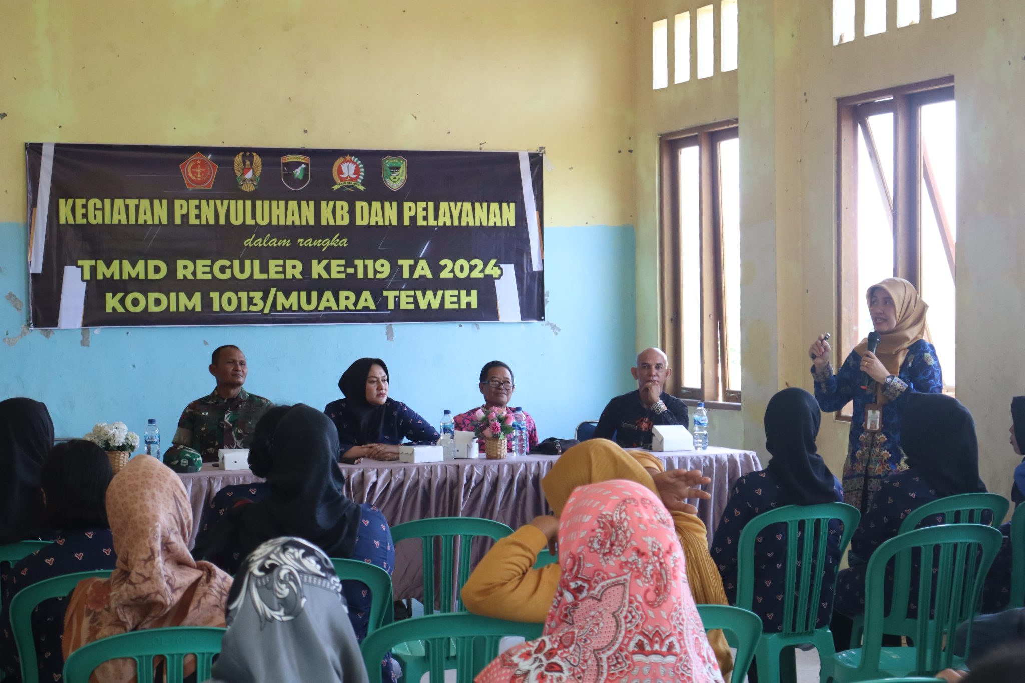 Harapkan indonesia maju, Satgas TMMD Ke 119 Kodim 1013/Mtw Berikan Sosialisasi Penyuluhan KB