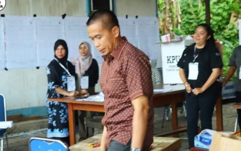 Pj Bupati, Hermon Pantau Proses Penghitungan Suara di TPS