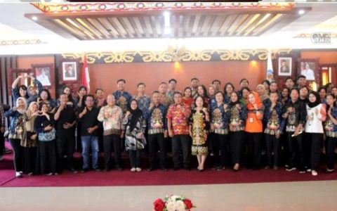 Diskominfo SP Mura Gelar Pelepasan Pegawai Purnatugas yang Mengabdi 36 Tahun