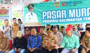 Asisten III Setda Mura Dampingi Sekda Prov Kalteng Buka Pasar Murah di Kelurahan Beriwit