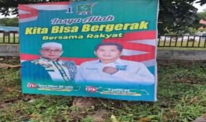 Petugas Gabungan Bongkar APK Parpol Langgar Aturan