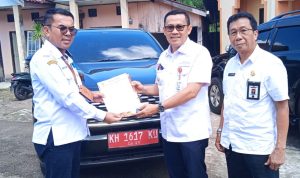Pj Bupati Indra Gunawan Serahkan Mobil Dinas Kepada SKPD Bartim