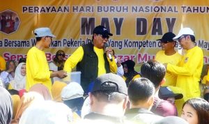 Ribuan Buruh Nikmati Hiburan Bersama Paman Birin