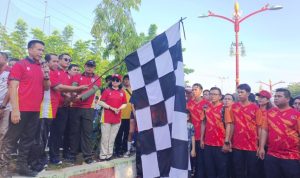Pj Bupati Murung Raya Lepas Ribuan Peserta Mengikuti Jalan Sehat