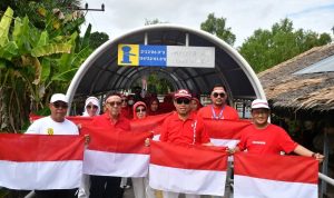 Banjarmasin Bagikan Ratusan Bendera Merah Putih