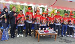 Festival Karnaval Budaya Meriahkan Hari Jadi ke 22 Murung Raya, Dua Anggota DPRD Beri Hadiah Tambahan Untuk Juara
