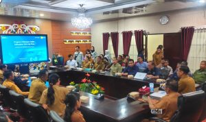 Pemkab Mura Gelar Rapat Terkait Progres Pekerjaan Listrik Desa