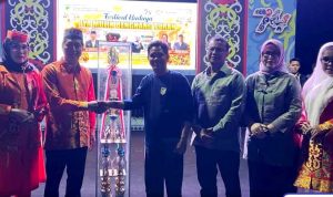 Kecamatan Teweh Baru Juara Umum Festival Budaya IMBT tahun  2024