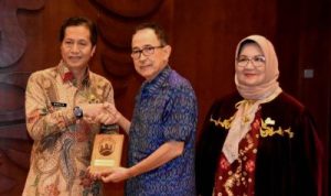 Pj Bupati Muhlis : Penghargaan Yang Diterima Ini Merupakan Wujud Konsistensi Dalam Membangun Daerah