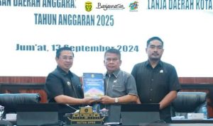 DPRD Banjarmasin Terima Raperda APBD Tahun 2025