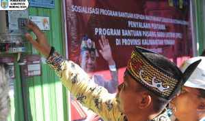 Pj Bupati Mura Hadiri Penyalaan Pertama Program Bantuan Pasang Baru Listrik