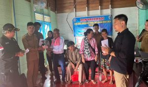 Kades Olung Muro Salurkan BLT-DD Kepada 45 KPM