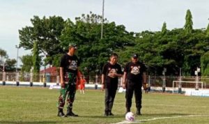 Pj Bupati Kick Off Open Tournament Sepak Bola Dandim 1013 Mtw dan Kapolres Barut
