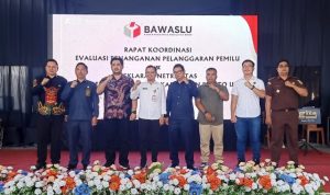 Bawaslu Gelar Rakor Evaluasi Penanganan Pelanggaran Pemilu dan Deklarasi Netralitas Kades dan Lurah