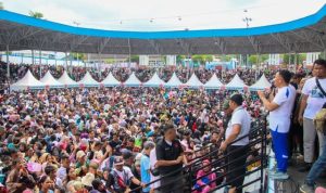 Jalan Sehat Berkah di Muara Teweh, Gubernur Kalteng Berikan 175 Hadiah Umroh dan 7 Unit Rumah kepada Peserta