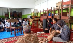 KPU Barut Gelar Goes To School dan Pasantren Nobar Film Tepatilah Janji