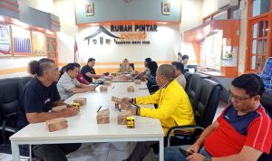 Pembahasan Soal Lokasi Debat Alot