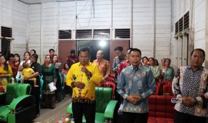 Pj Bupati Murung Raya Safari Natal di Kecamatan Murung