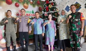 Open House Natal 2024, Pj Bupati Murung Raya Sambut Ribuan Masyarakat