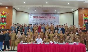 Pemkab Mura Berikan Bantuan PLTS ke-24 Desa 2024