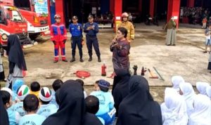 Mengenal Profesi dan Pencegahan Kebakaran Sejak Dini kepada PAUD Islam Terpadu Al Falah