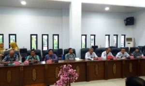 Penyaluran LPG 3kg di Perusda Batara Membangun : Pembelian Wajib Gunakan KTP Asli