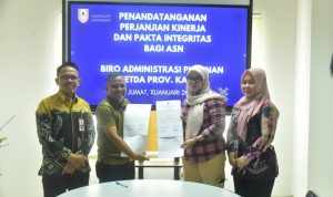 Biro Adpim Setdaprov Kalsel Lakukan Penandatangan Perjanjian Kinerja dan Pakta Integritas Bagi ASN dan Tenaga Kontrak