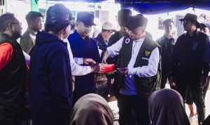 Dikunjungi Gubernur Kalsel Menjadi Semangat Warga yang Rumahnya Kebanjiran