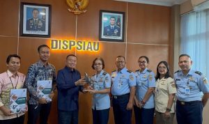 Gubernur H. Muhidin Terima Langsung Hasil Asesmen Pejabat dari Dinas Psikologi TNI AU