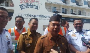 Gubernur Kalsel Sambut Kedatangan Wisatawan Kapal Pesiar Coral Geographer yang Singgah di Pelabuhan Trisakti Banjarmasin