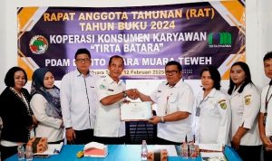 Kadis Nakertranskop UKM Buka RAT Koperasi Karyawan Tirta Batara Muara Teweh
