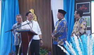 PROMOSIKAN WISATA, GUBERNUR DAN WAKIL GUBERNUR TERPILIH RAKOR SKPD PEMPROV DI ANJUNGAN KALSEL TMII