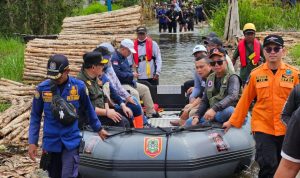 Salurkan Paket Bantuan di Banjarbaru, Gubernur Kalsel : Ringakan Warga Terdampak Banjir