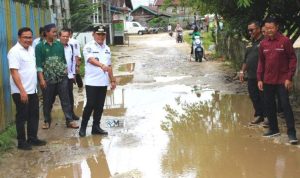 Pemkab Murung Raya Anggarkan Untuk Perbaikan Jalan Kelurahan Muara Laung