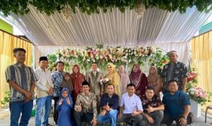 Ketua DPRD Murung Raya, Rumiadi Menghadiri Perkawinan Warga Desa Sumpoi
