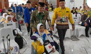 Wakil Bupati Murung Raya Rahmanto Muhidin Antar Jemaah Haji Dari Murung Raya ke Embarkasi