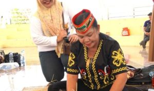 Murung Raya Juara III Lomba Manjawet Uwei di (FBIM) Palangka Raya