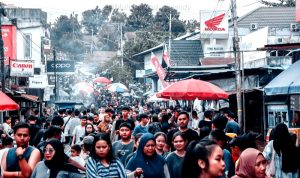 Kawasan Banjir di WFC Panglima Batur Dipadati Warga Jadi Tempat Wisata Dadakan