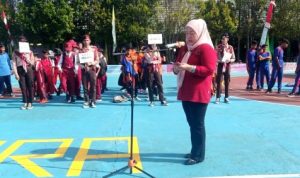 Ketua AFK Barut Henny Rosgiaty Rusli Apresiasi Pembukaan Kids Futsal Turnamen di MTsN Muara Teweh