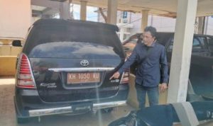 Mobil Aset Pemerintah Kabupaten Barito Timur yang sempat viral di ganti pelat palsu dipinjampakaikan kepada Ketua PWI Bartim
