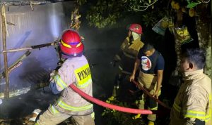 BPBD dan Disdamkarmat Barut Berhasil Padamkan Kebakaran Pemukiman di Kelurahan Jambu