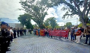 Aksi Damai Aliansi Masyarakat Pro Demokrasi Barut Desak ASN Tidak Netral Ditindak Tegas