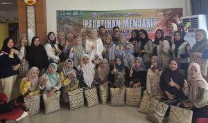 DPRD Murung Raya Hadiri Pembukaan Pelatihan Keterampilan Ekonomi Kreatif