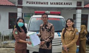 Anggota DPRD Murung Raya, Serahkan Bantuan Mobil Ambulans Untuk Puskesmas Desa Mangkahui