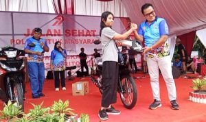 Polres Bartim Sediakan Bermacam Doorprize Bagi Para Peserta Jalan Sehat