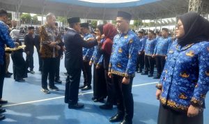 Pj Bupati Serahkan 1.103 SK CPNS Formasi 2024: Tegaskan ASN Harus Profesional dan Loyal