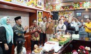 Bupati Beri Kejutan Pada Ultah Wakil Bupati Murung Raya ke 43 Tahun