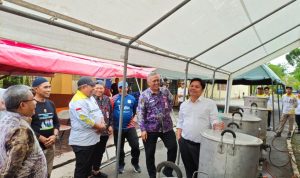 Sekda Provinsi Kalsel Kunjungi Posko Singgah Warung Gratis