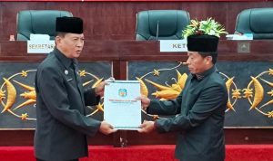Rapat Paripurna DPRD Murung Raya, Penyerahan Tiga Buah Raperda Dan Penyampaian Hasil Reses